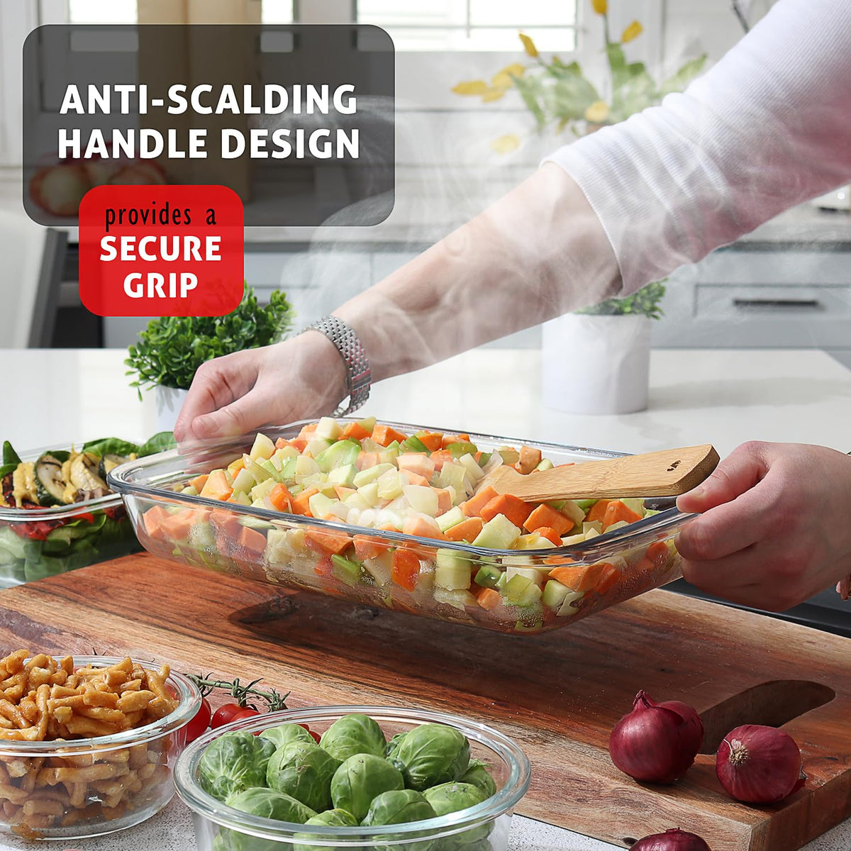 EATEX leakproof lids on casserole dishes for secure transport.