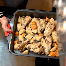 Five silicone spatulas with ergonomic grips accompany EATEX bakeware for easy mixing.