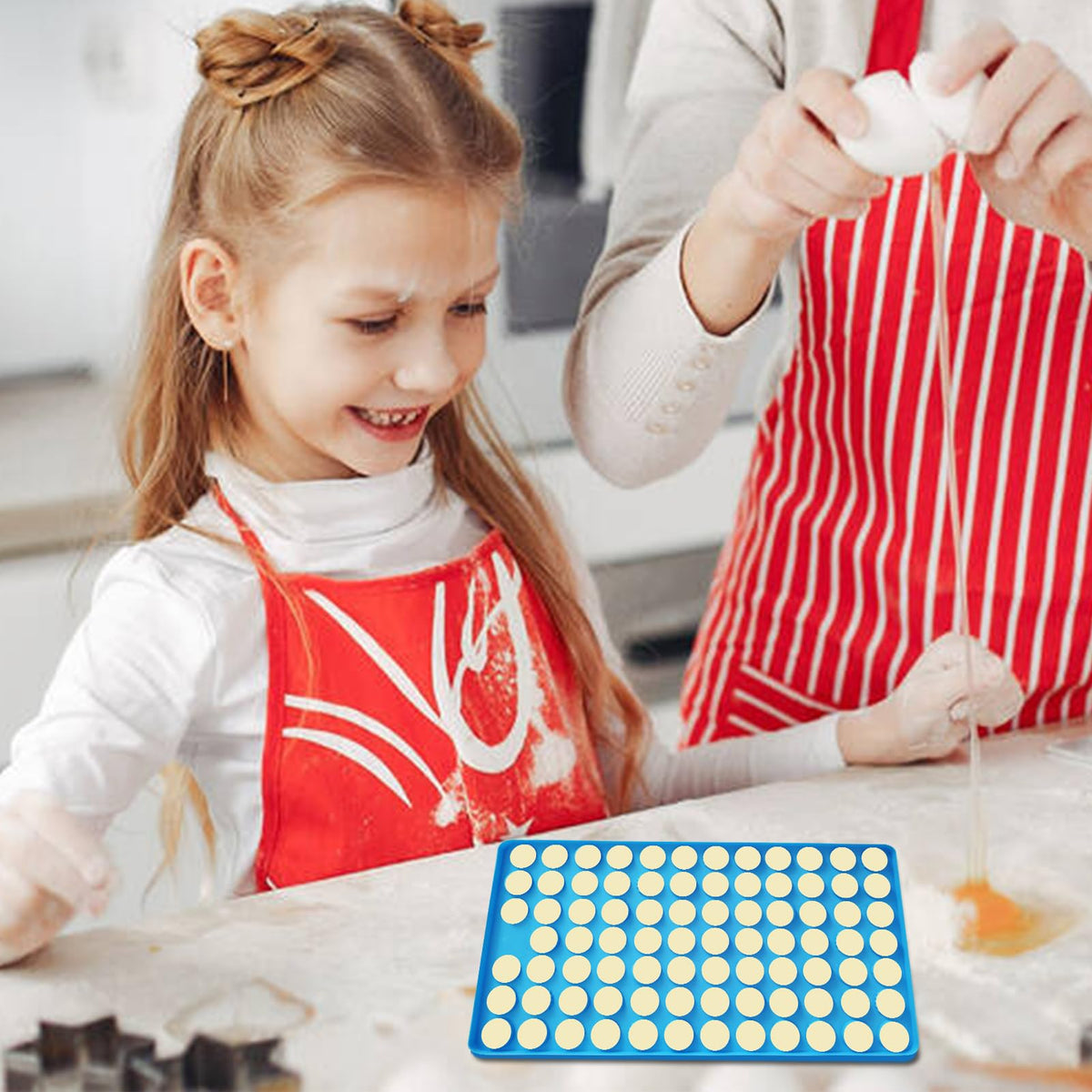 Ecerangus durable, non-toxic silicone; reusable and easy to clean.