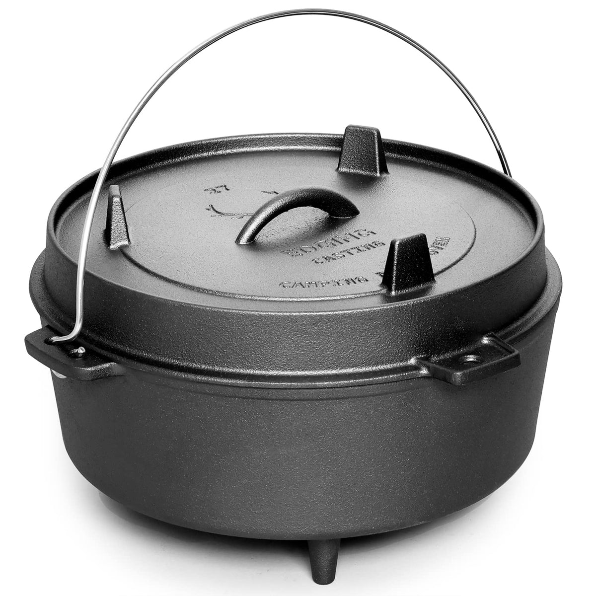 EDGING CASTING 4.5qt Dutch oven, overall view showing generous capacity for family meals.