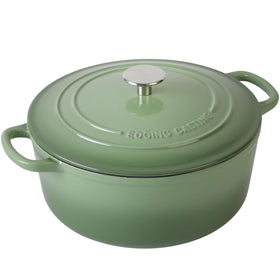 Edging Casting lid in pistachio green with tight seal and moisture retention.