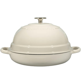 EDGING CASTING oven safe up to 500°F for versatile baking and roasting.