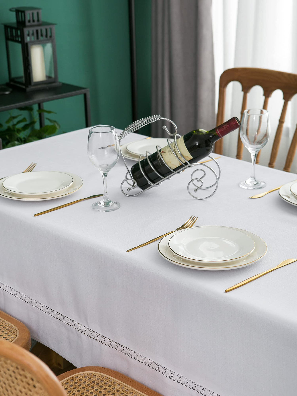 EHouseHome wedding banquet tablecloth creates refined ambiance for celebrations.