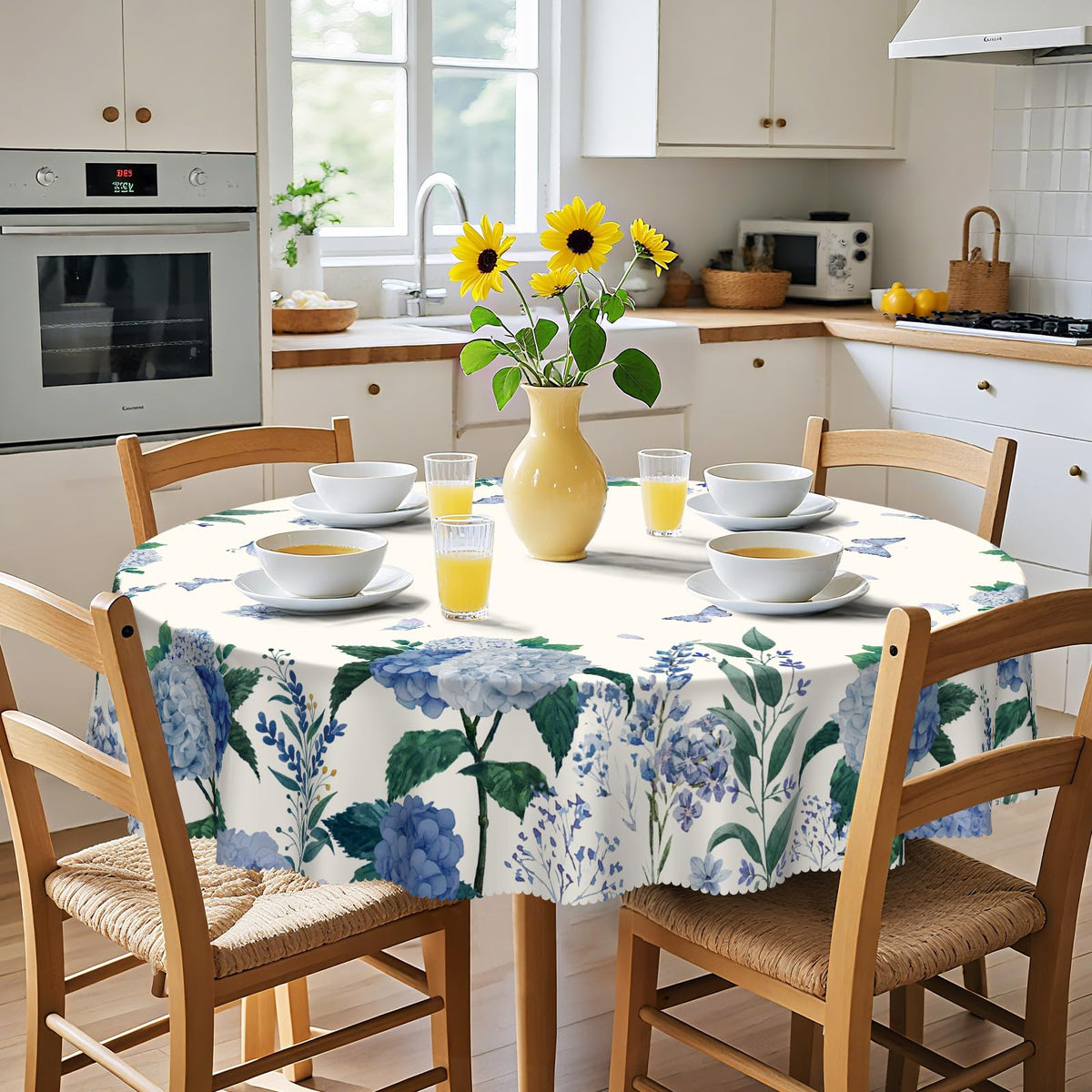 Eikione round tablecloth edge design highlights subtle borders