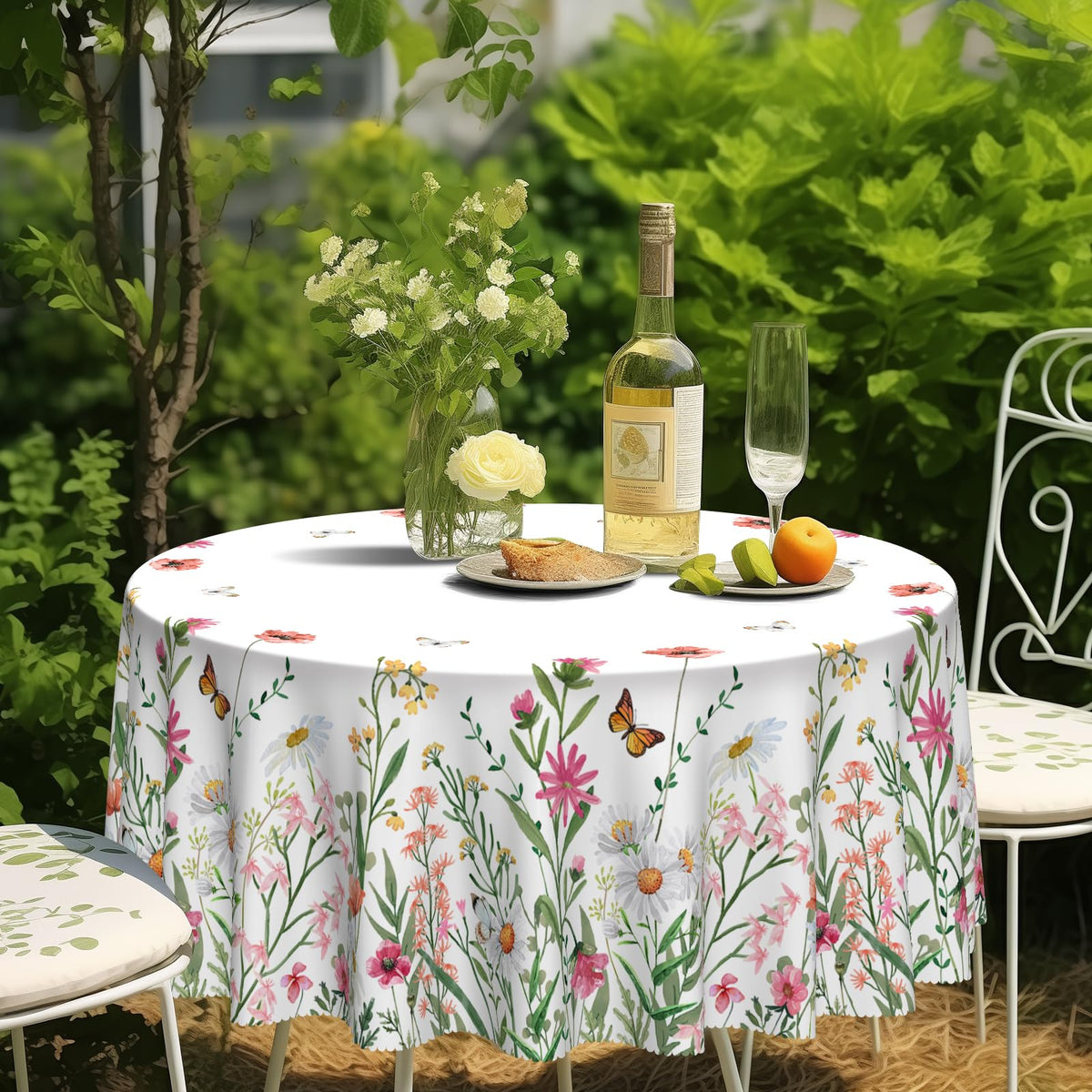 Eikione gift-ready tablecloth for hosts and friends.