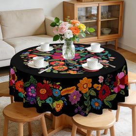 Eikione waterproof tablecloth close-up showing spill resistance and easy wipe-clean surface