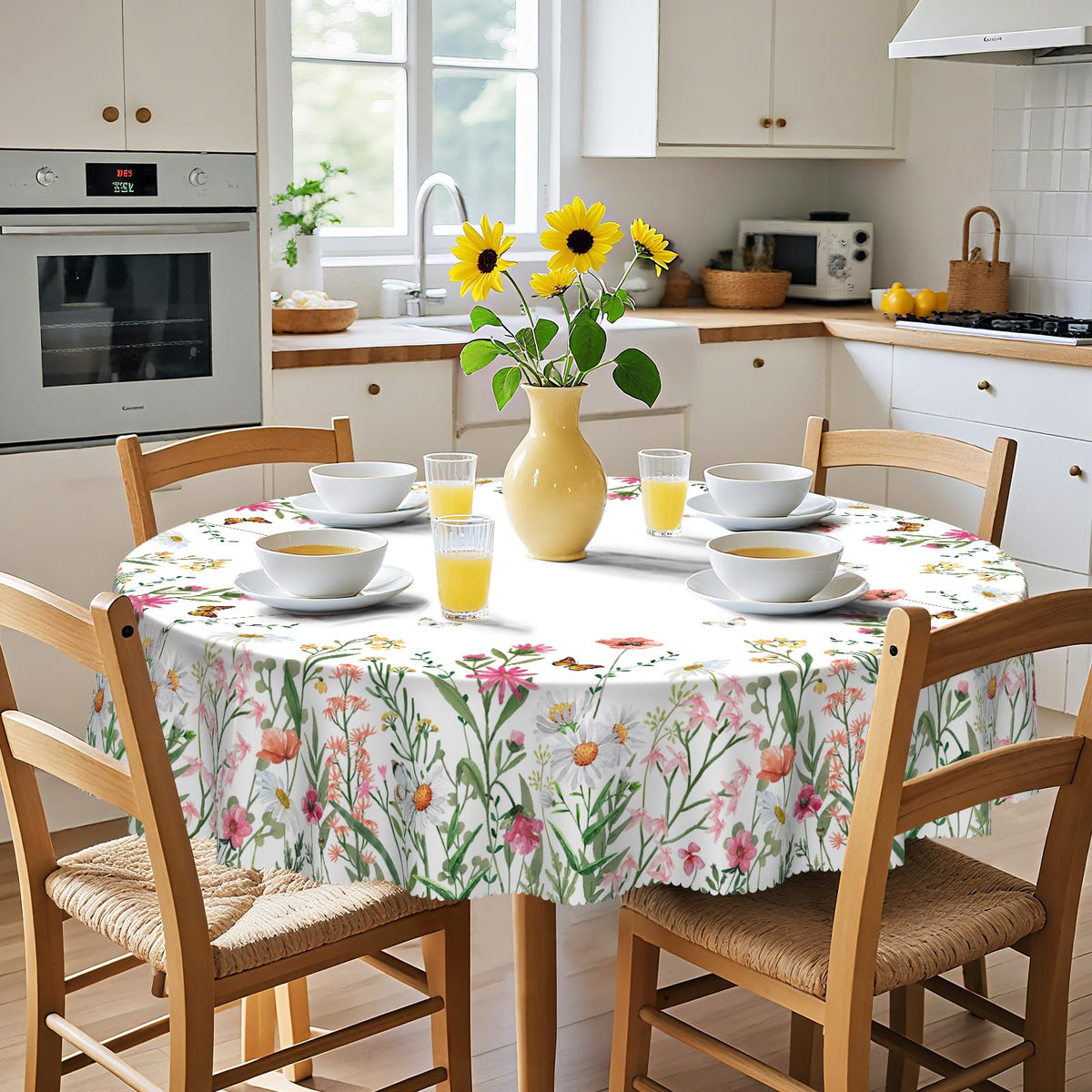 Eikione wrinkle-free round tablecloth keeps a neat, smooth surface during gatherings.