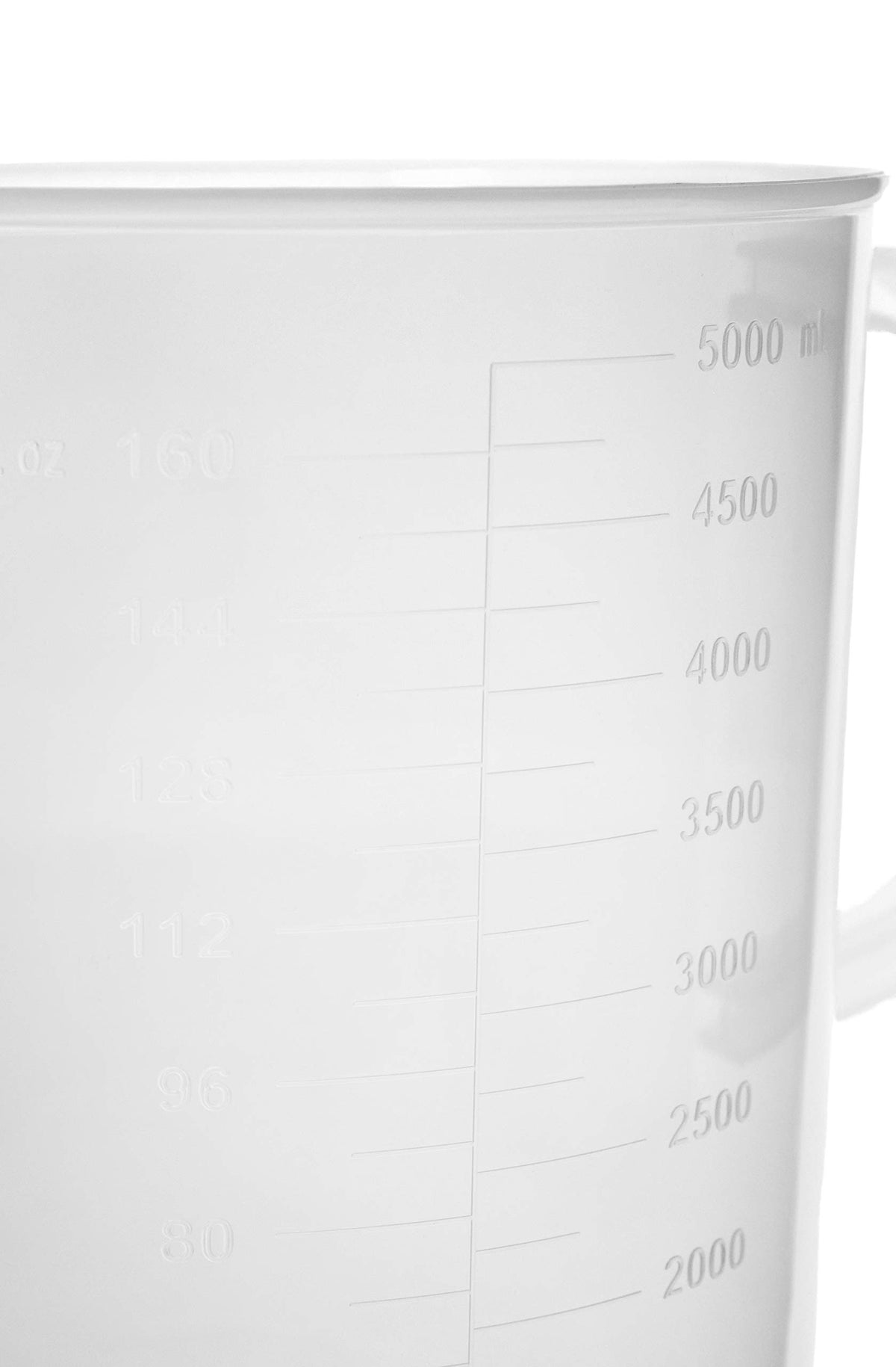EISCO 5000ml jug shows high clarity for easy volume reading.