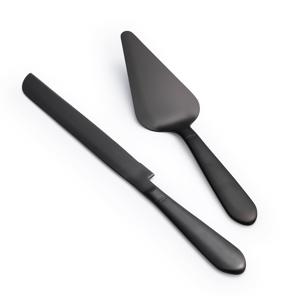 Eisinly wedding cake knife with ergonomic blade for precise cuts.