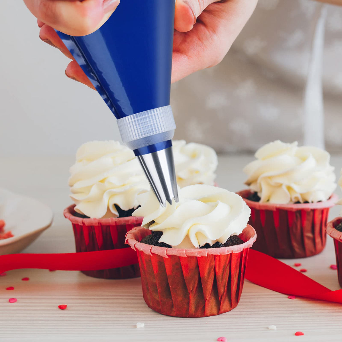 Disposable design saves time on cleanup after baking tasks.