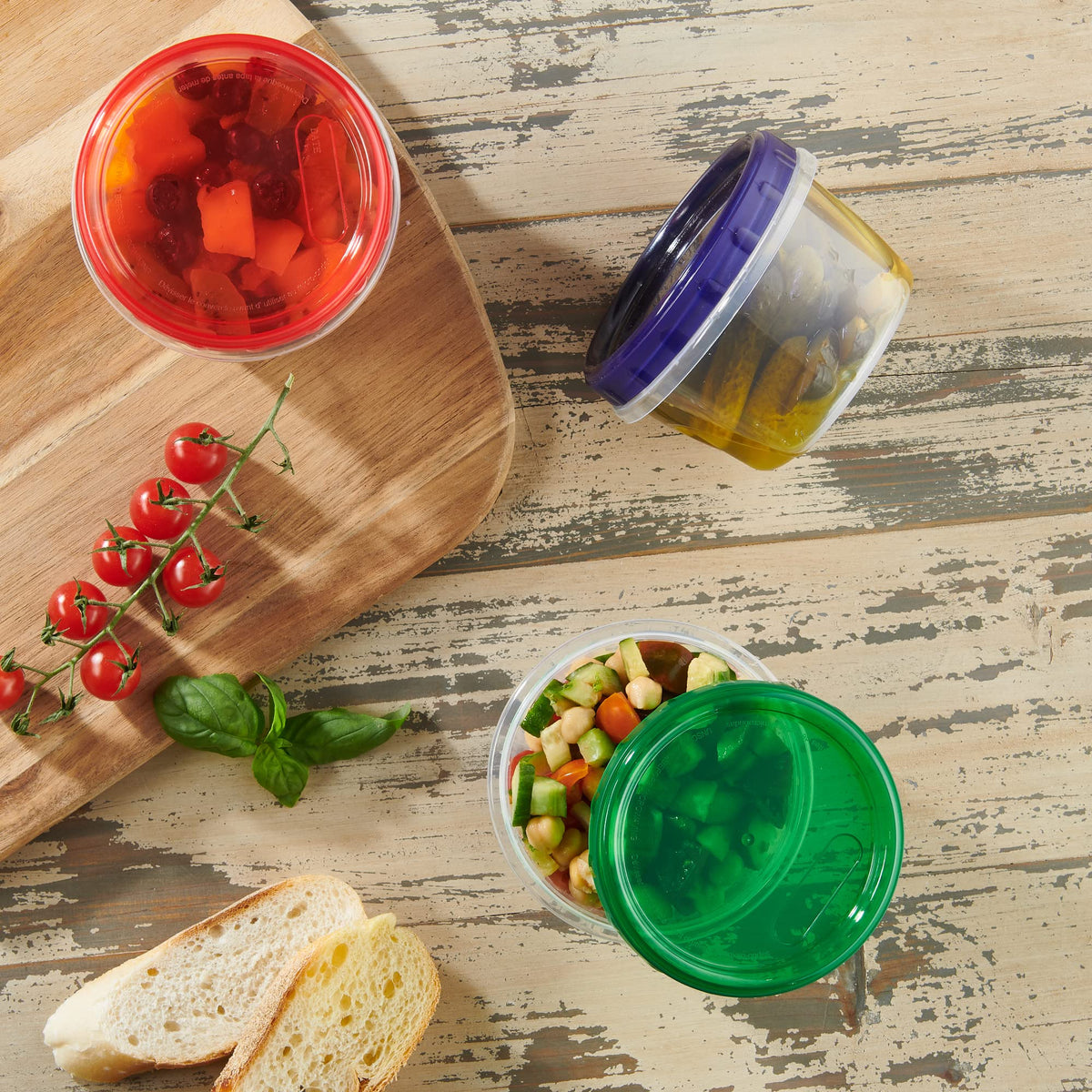 Elegant Disposables color lid set helps quick sorting for lunches and meal planning.