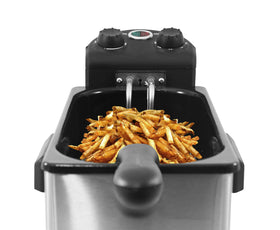 Elite Gourmet EDF-3500 removable basket enables easy loading and cleanup after frying.