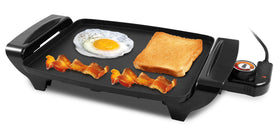 Elite Gourmet EGR-2722B griddle surface close-up showing even heating