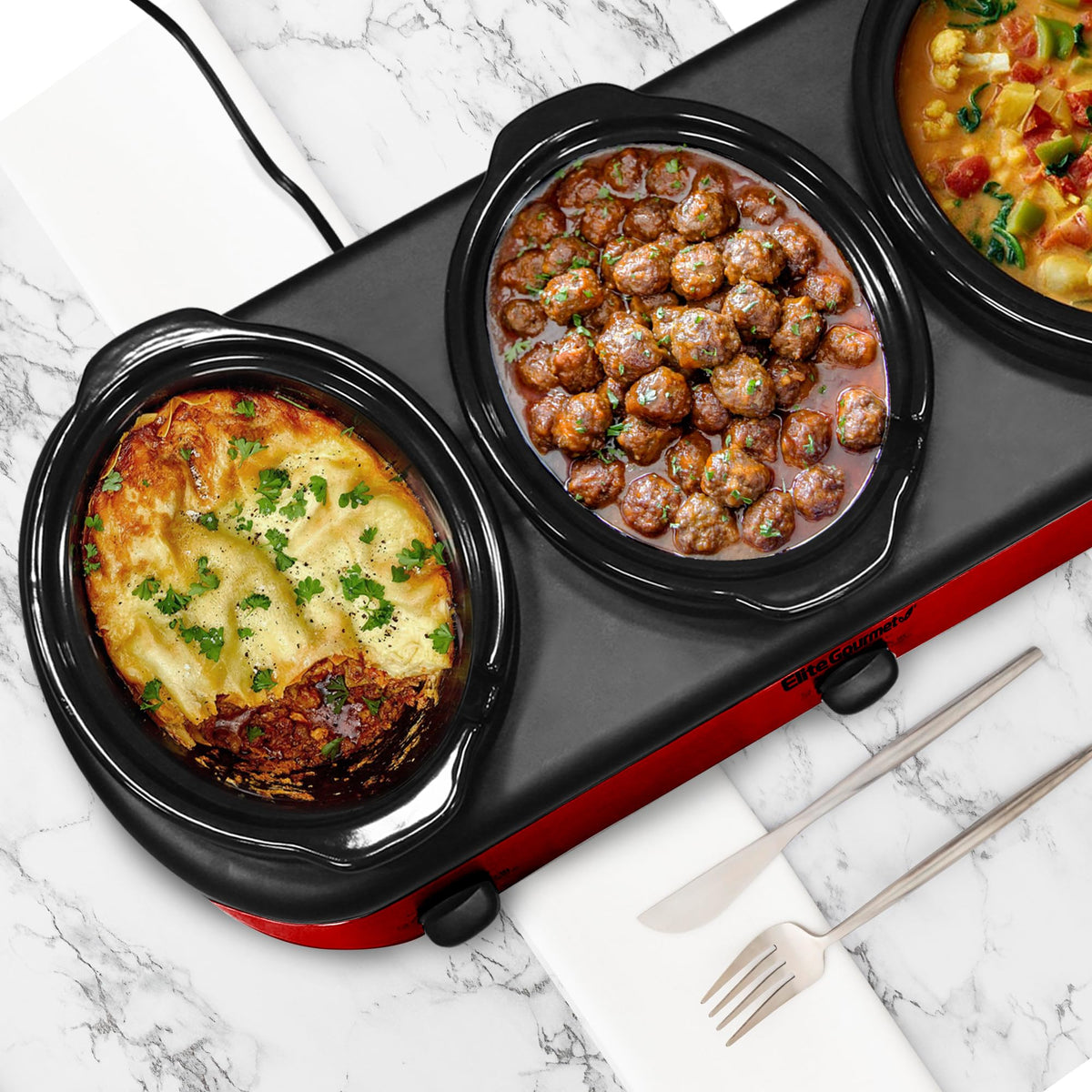 Elite Gourmet EWMST-325R lid rest keeps lids off the table during serving.