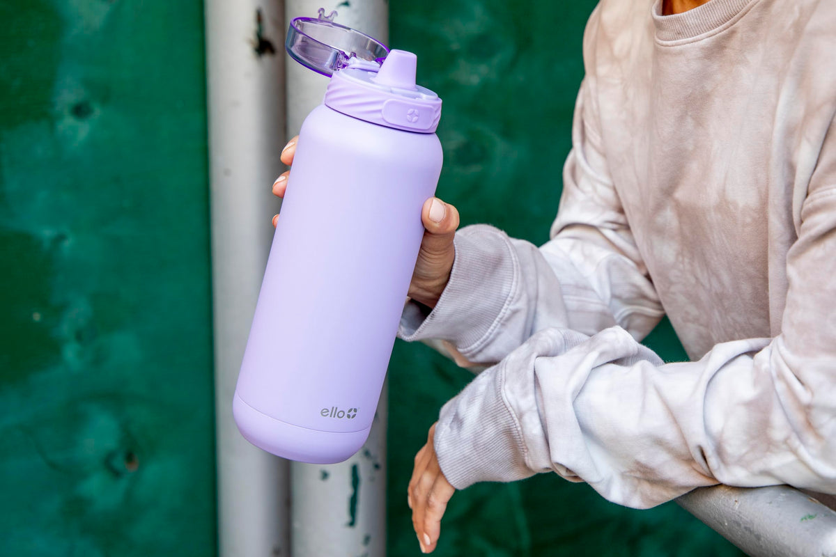 Ello Cooper locking dome lid prevents leaks during transport
