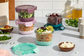 Ello Duraglass leakproof lid keeps yogurt fresh and prevents spills