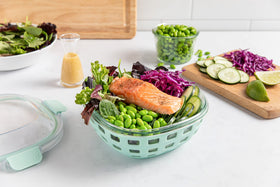 Ello Duraglass holds salads, grains, or pasta for meal prep.