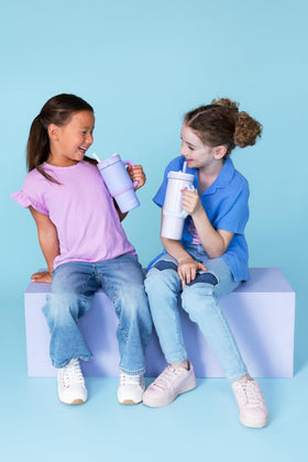 Ello Oasis kid-friendly handle design makes it easy to carry.