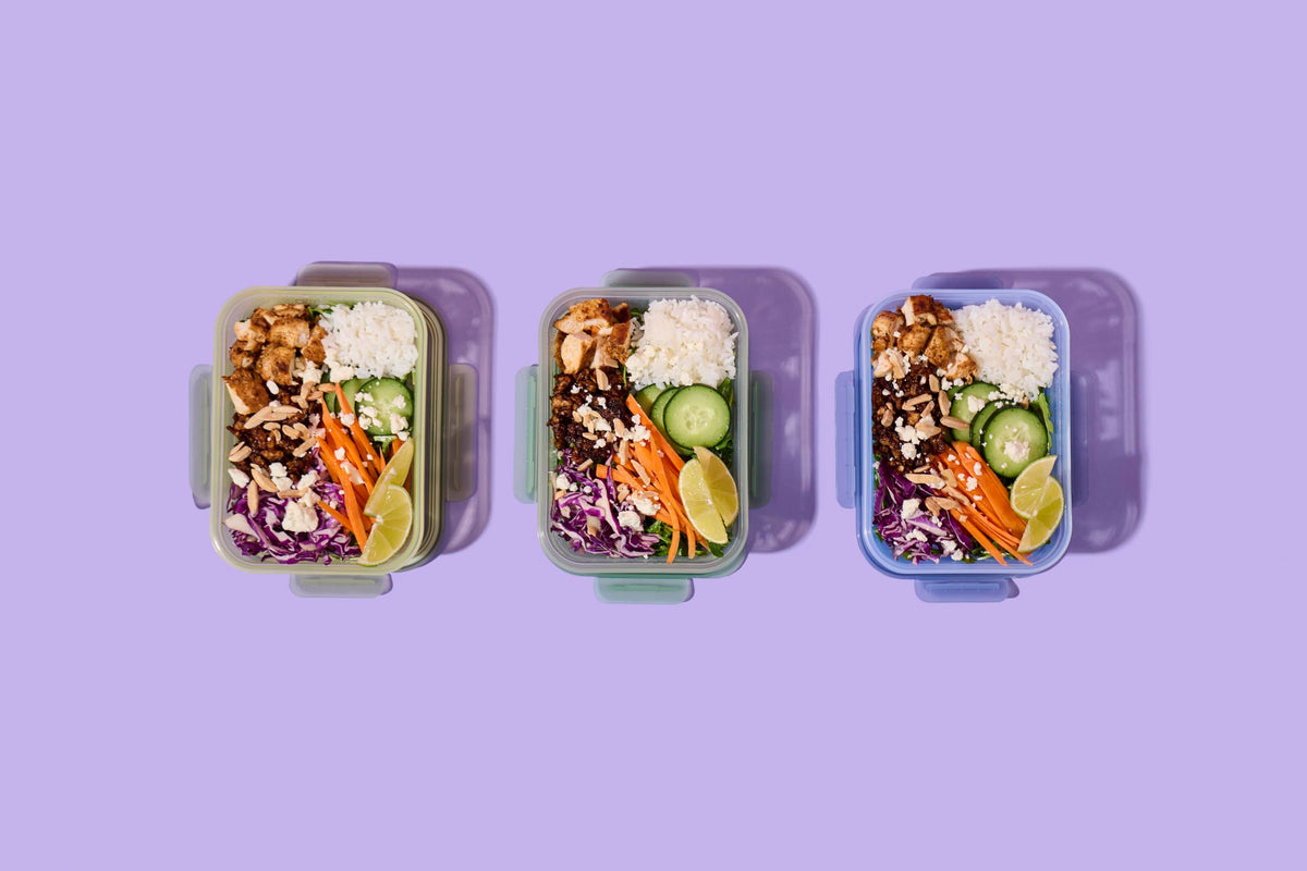 Ello Snap & Nest lid close-up highlighting leak-proof seal for on-the-go meals.