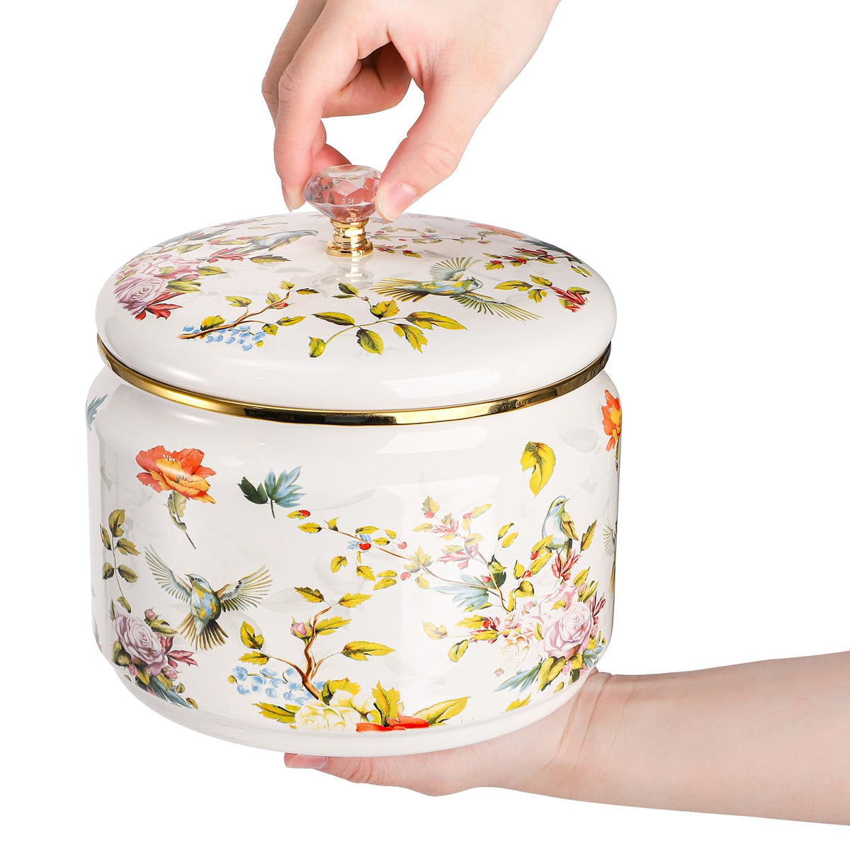 Elsjoy enamelware is durable and easy to clean for busy kitchens