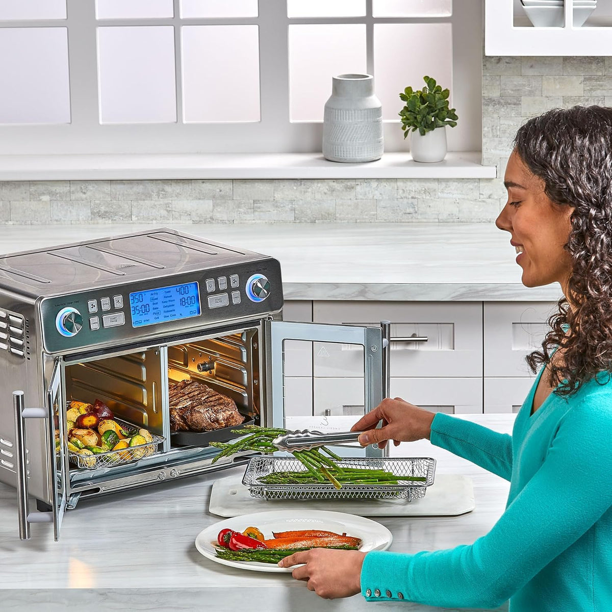 Emeril Lagasse QuickSync technology aligns cook times across zones