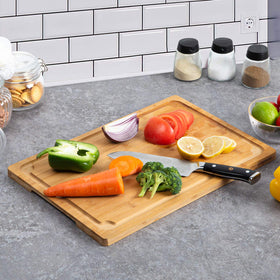 Empune bamboo cutting board close-up showing natural grain.