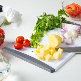 Empune gifting-ready cutting boards set offers a practical kitchen upgrade for homes.