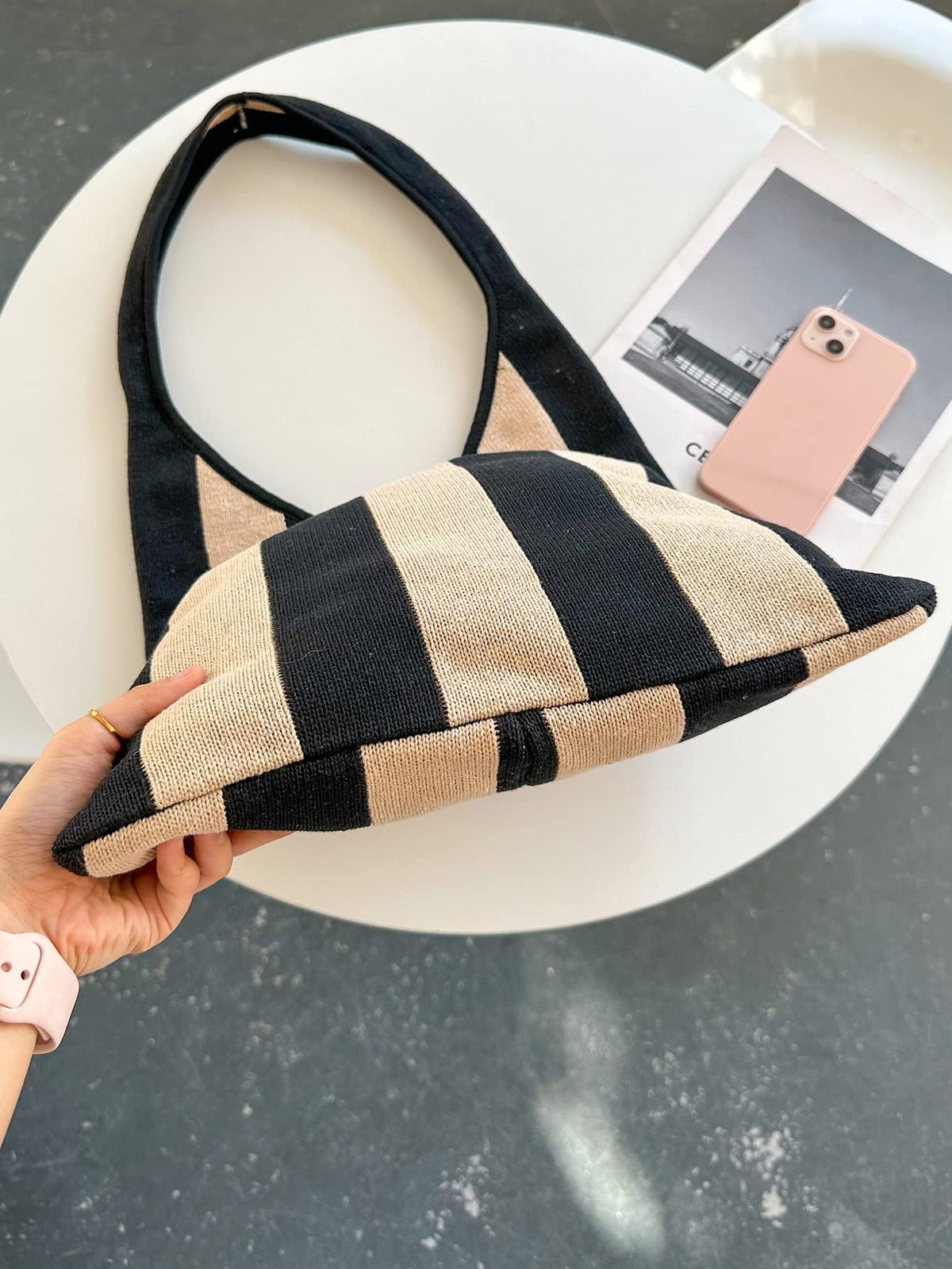 ENBEI large tote bag, lightweight and foldable for easy travel.