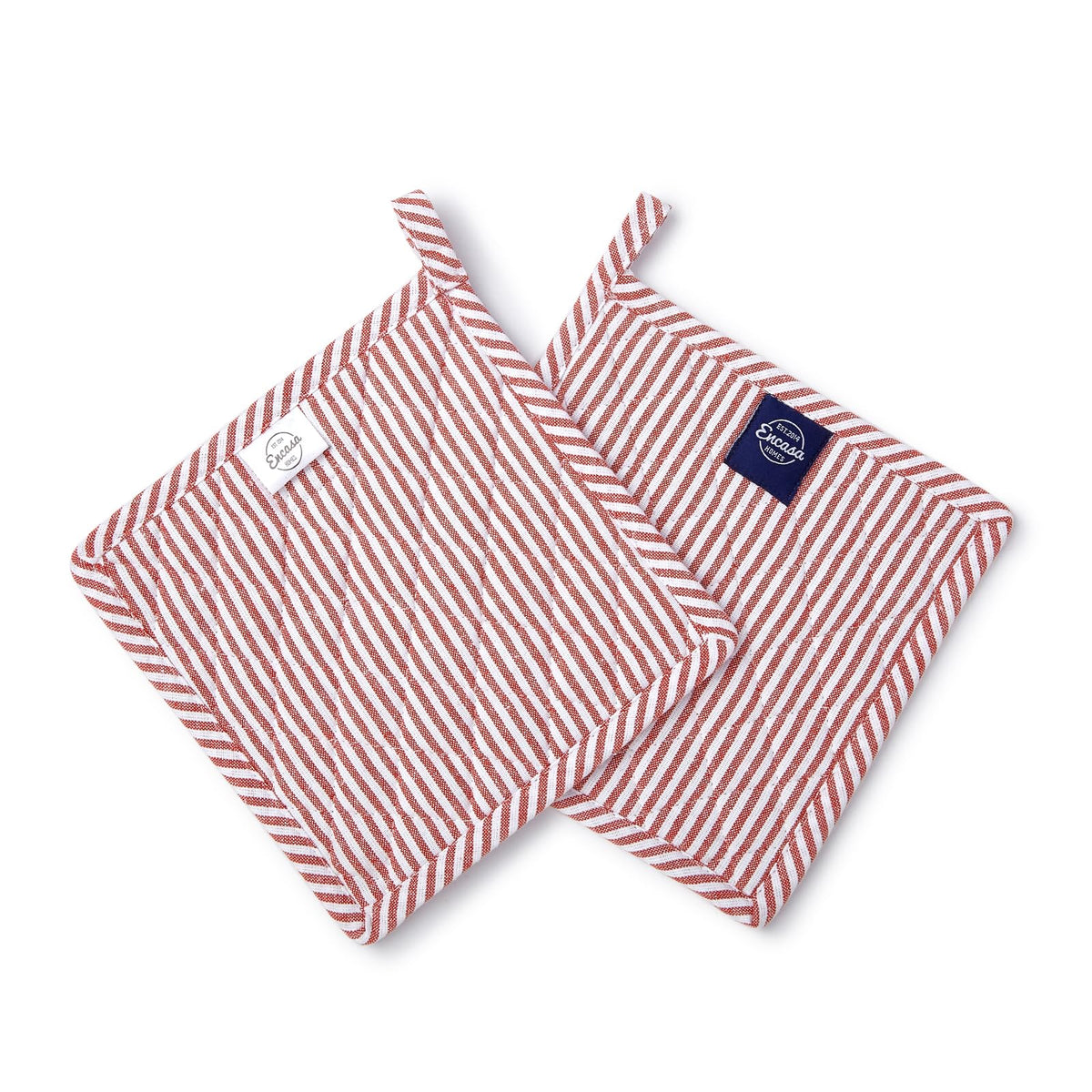 Encasa XO quilted potholder close-up shows thick padding and durable cotton
