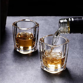 Encheng bulk-pack shot glasses provide versatile use for spirits and cocktails.