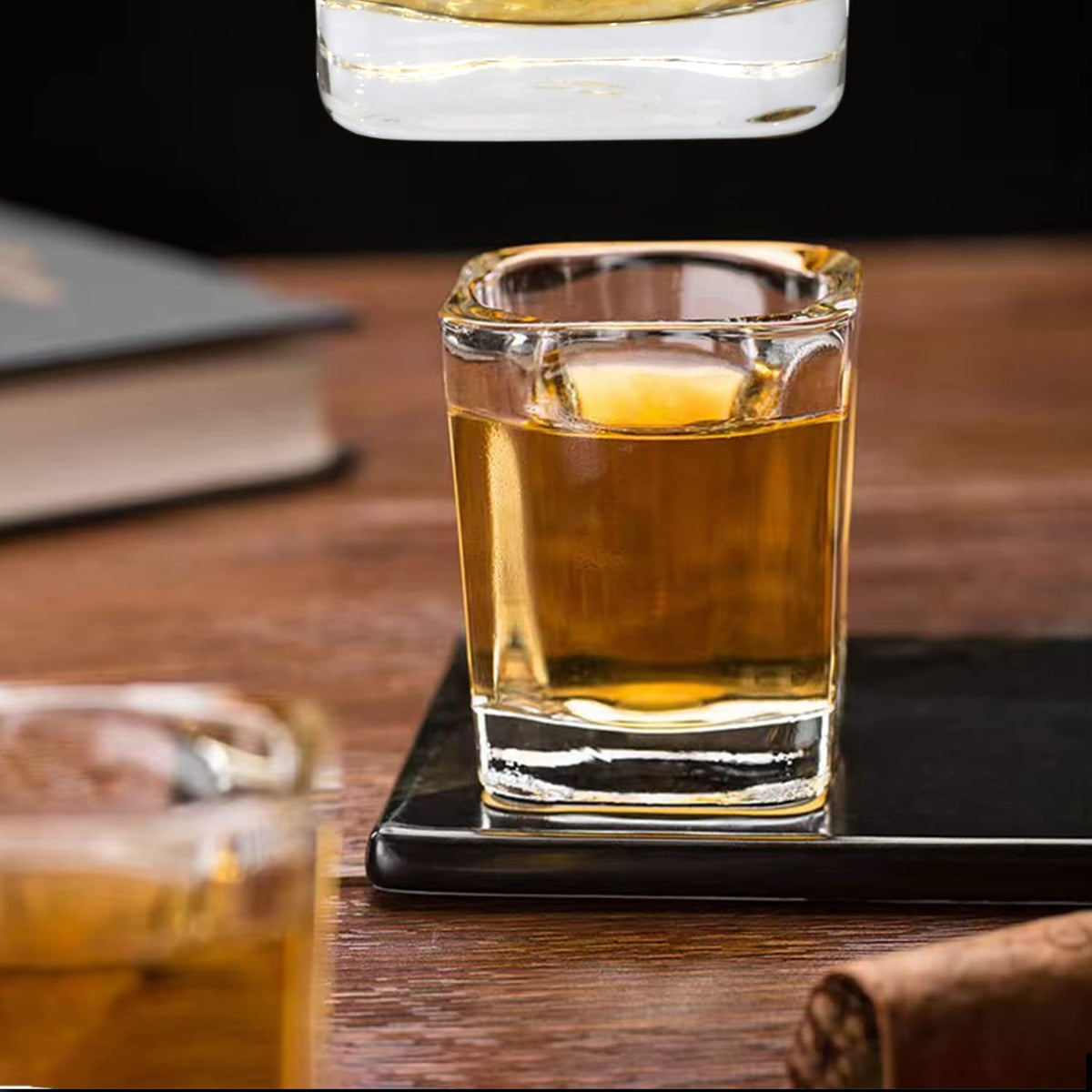 Encheng stable-base design prevents tipping during tastings and social events.