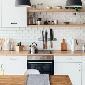Enkrio SUS304 stainless steel knife strip with a clean, modern look