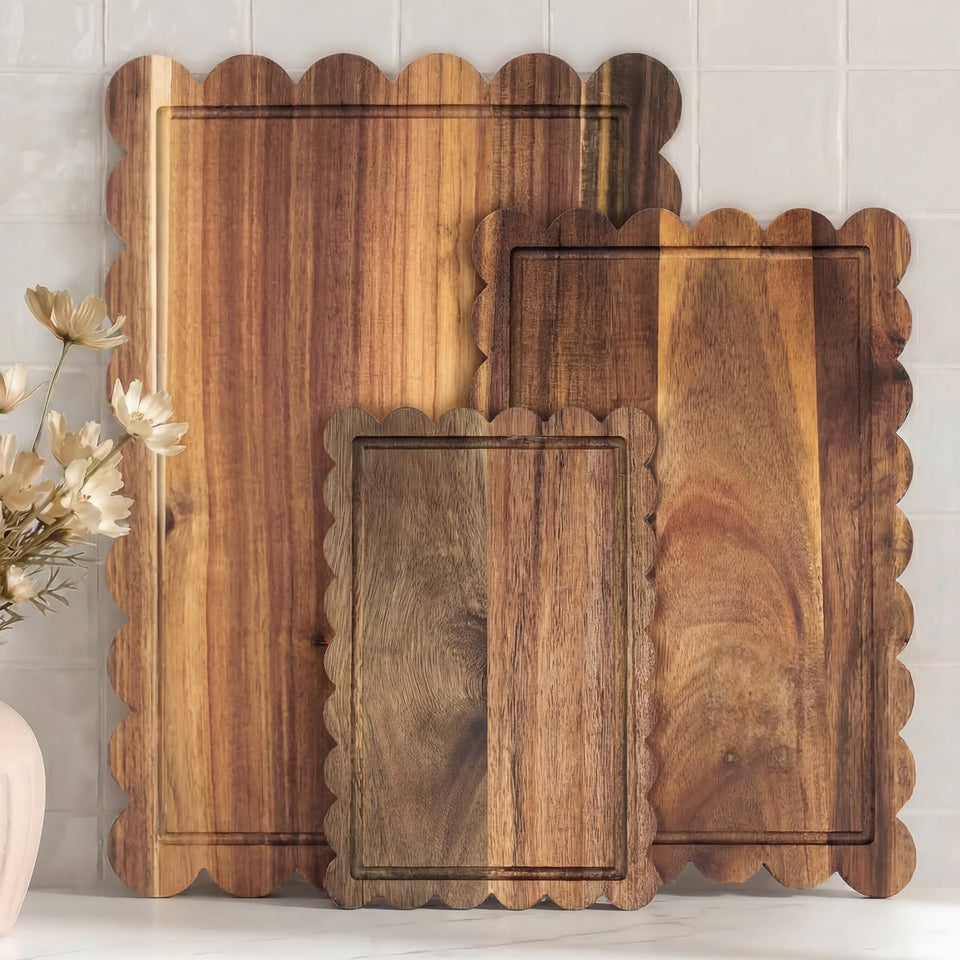 Entrirolly acacia scalloped cutting board large for precise slicing and serving cheese