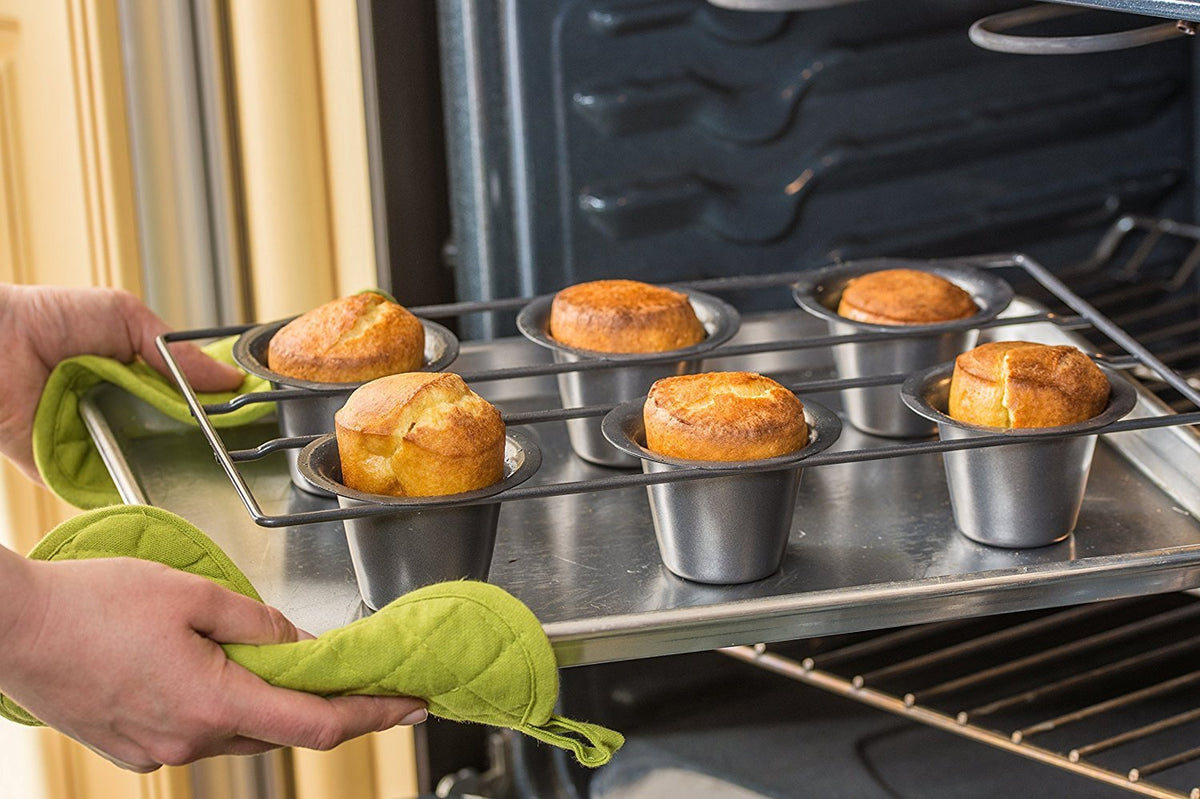 Epica Bellemain popover pan durable construction for long lasting baking.