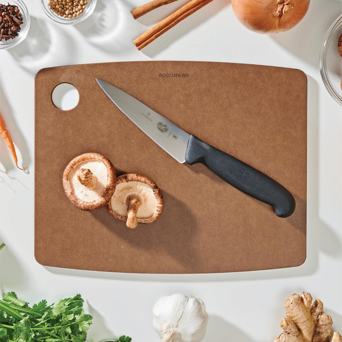 Epicurean Kitchen Series dual-sided board enabling versatile prep tasks.