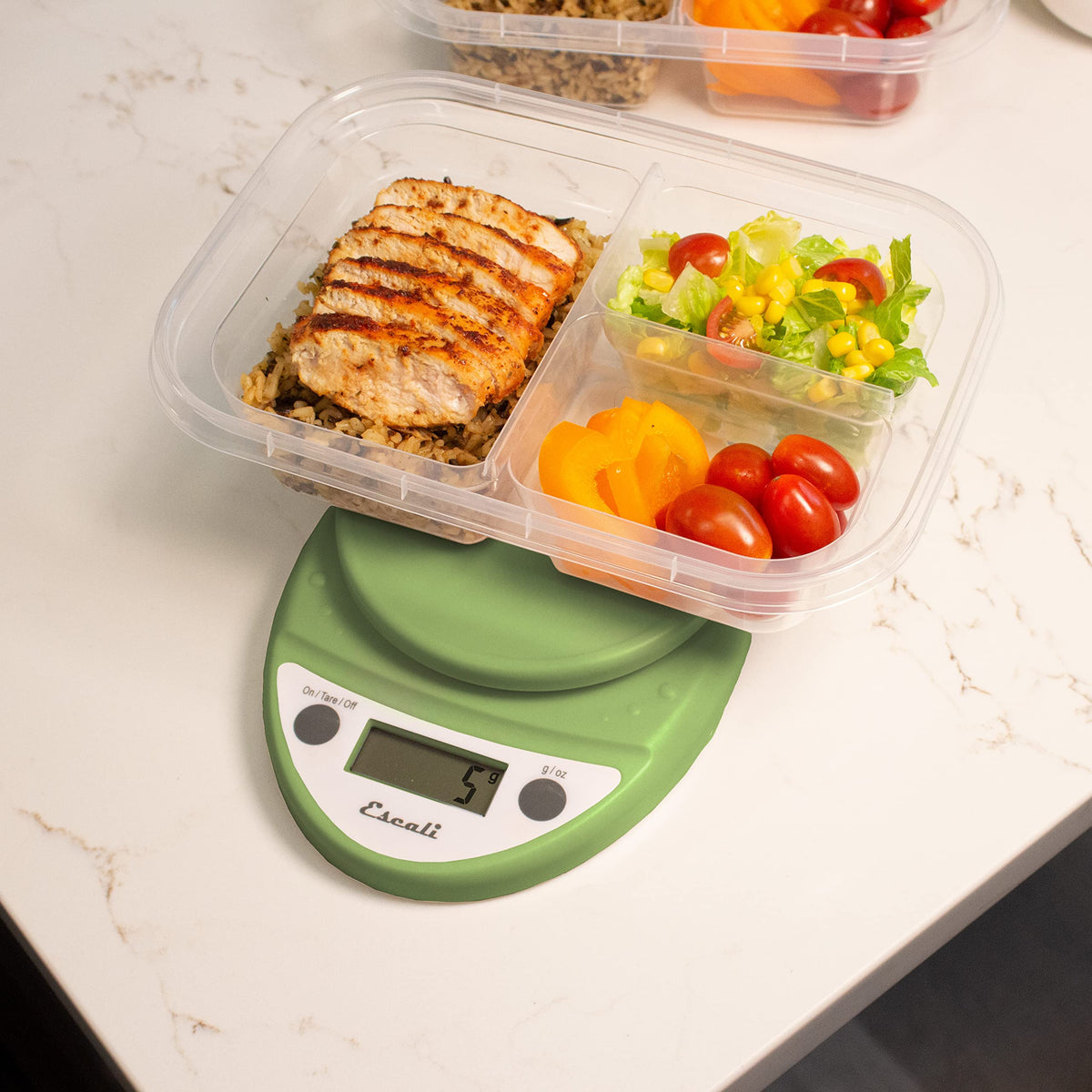 Escali Primo automatic shut-off helps save battery life during busy cooking.