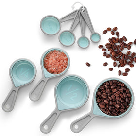 Esie Houzie BPA-free tools ensure toxin-free kitchen prep.