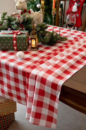 Essifunia buffalo plaid adds timeless charm to indoor celebrations