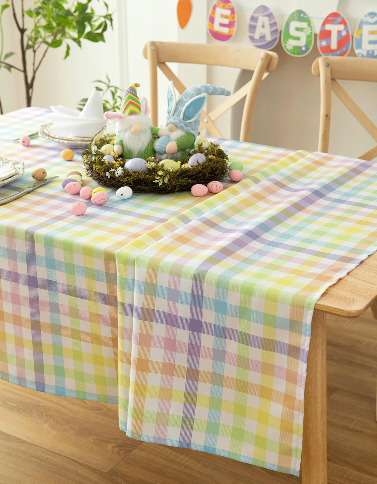 Essifunia checkered tablecloth on outdoor dining setup complements al fresco meals.
