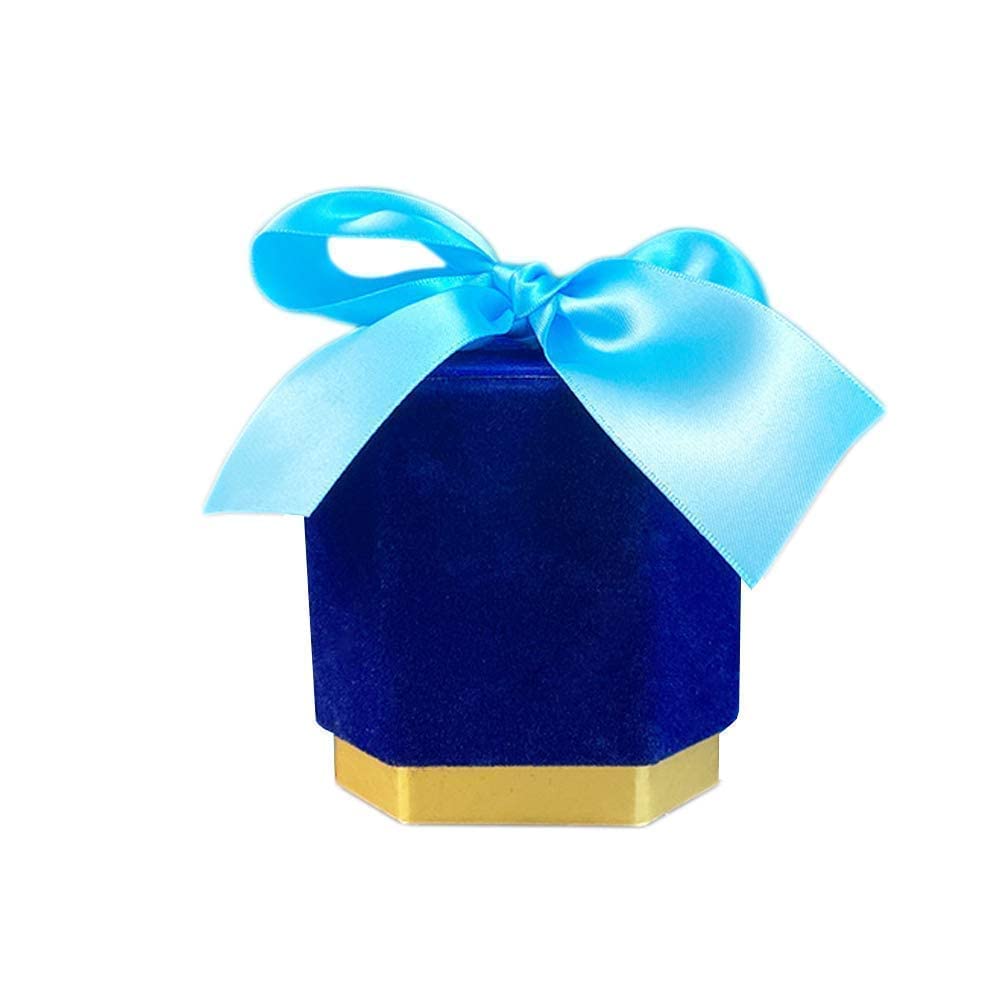 Etchpress 18-ounce capacity suits celebrations and everyday use.