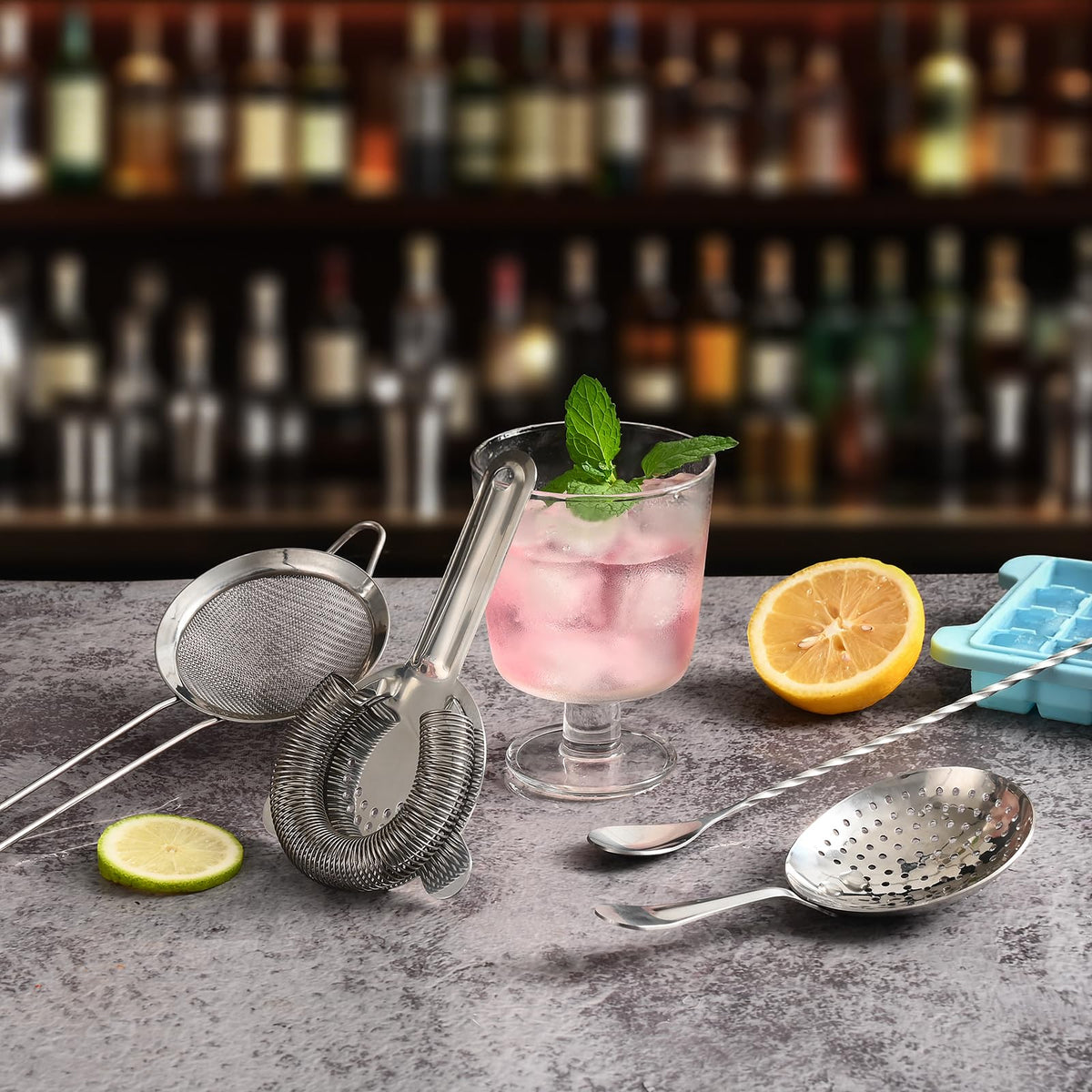 Etens dishwasher-safe finish simplifies cleanup after entertaining.