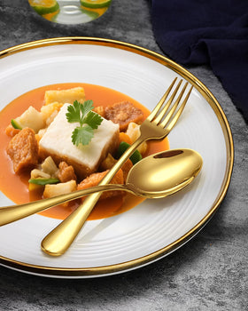 EUIRIO gold teaspoons brighten tea times and desserts.