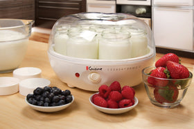 Euro Cuisine YM80 seven 6oz containers enable multiple flavors.