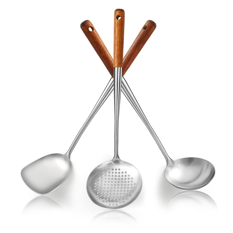 Evanda wok spatula set with 17-inch wood handle for ergonomic comfort.