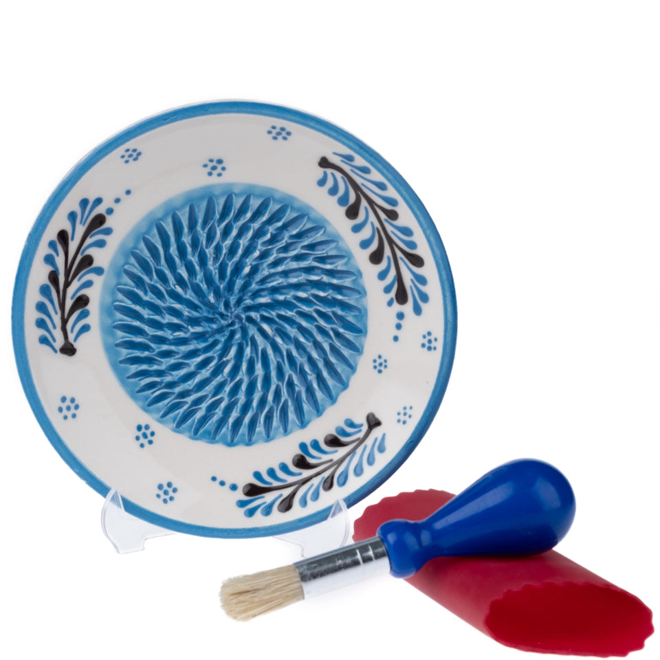 EVANILIFE ceramic garlic grater plate handmade blue for precise garlic grating and fresh ginger zest.