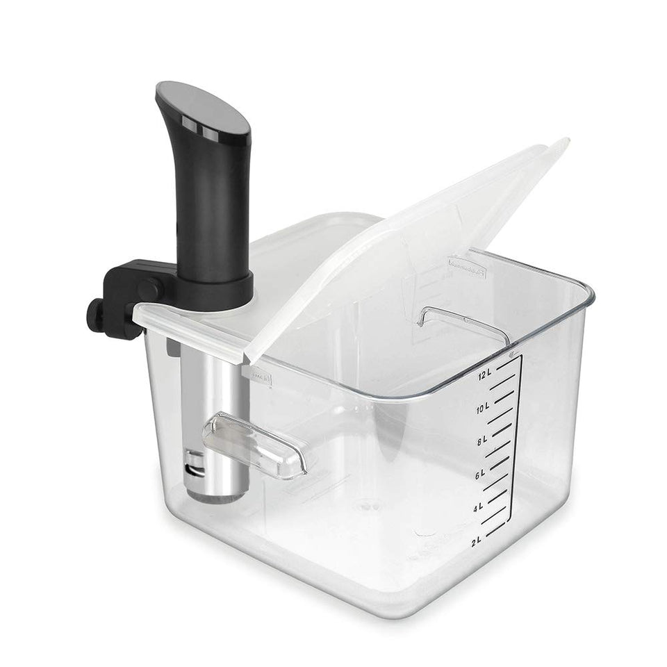 EVERIE hinged-lid flip-open design enables easy water checks during long sous vide sessions.