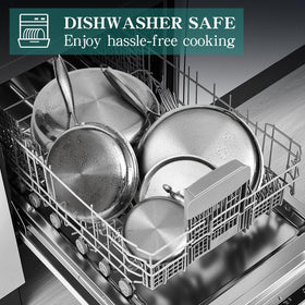 EWFEN 304 stainless lids with wide rims seal moisture.