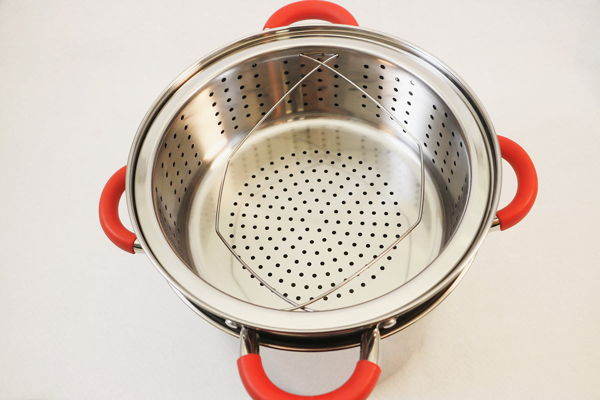 EXCELSTEEL induction-ready 18/10 stainless steel for versatile cooking