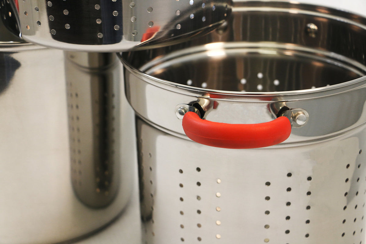 EXCELSTEEL red-accent pasta cooker adds bold color to kitchens