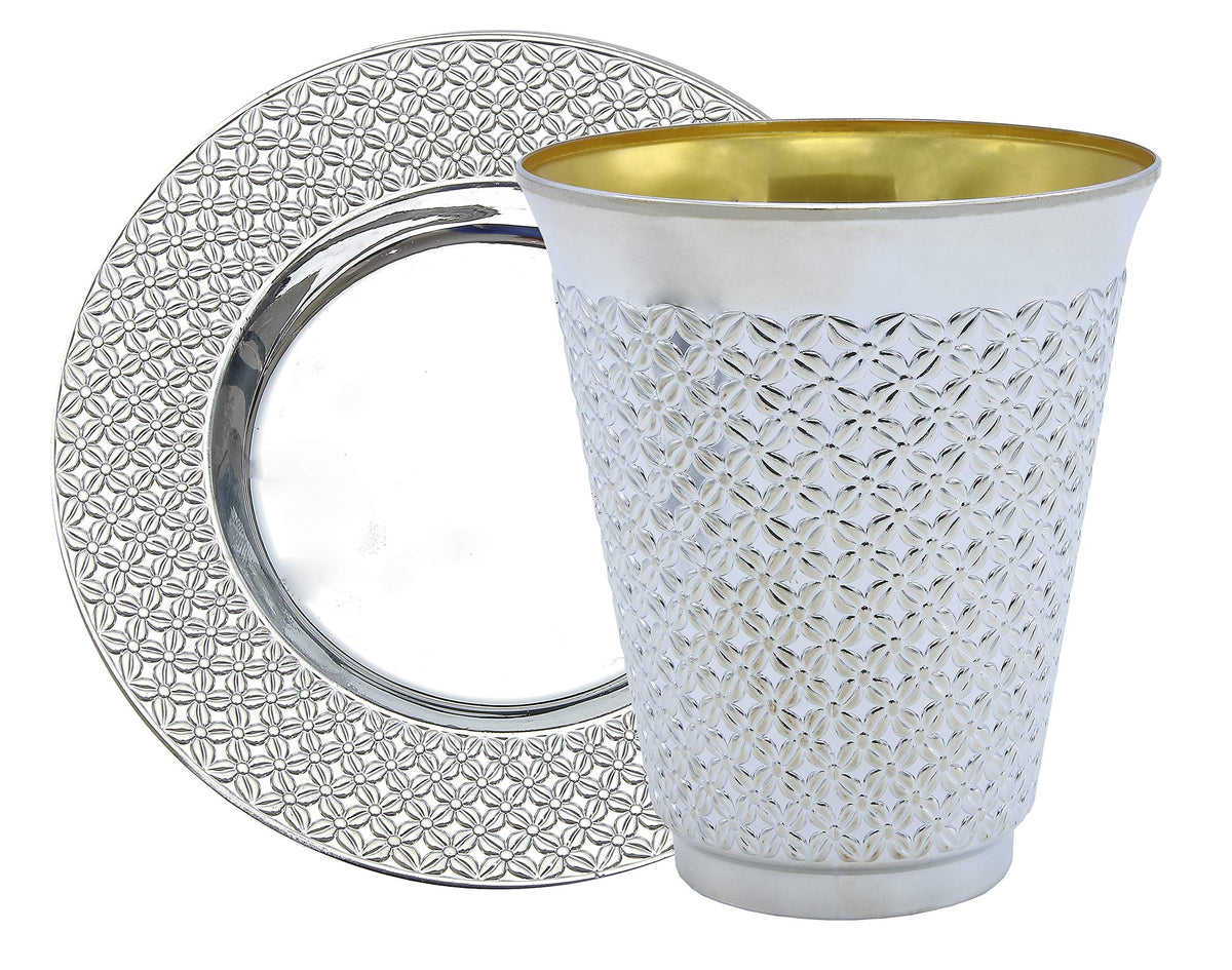 Exquisite 100-pcs Kiddush cups bulk pack with 3D floral pattern, ideal for festive settings.